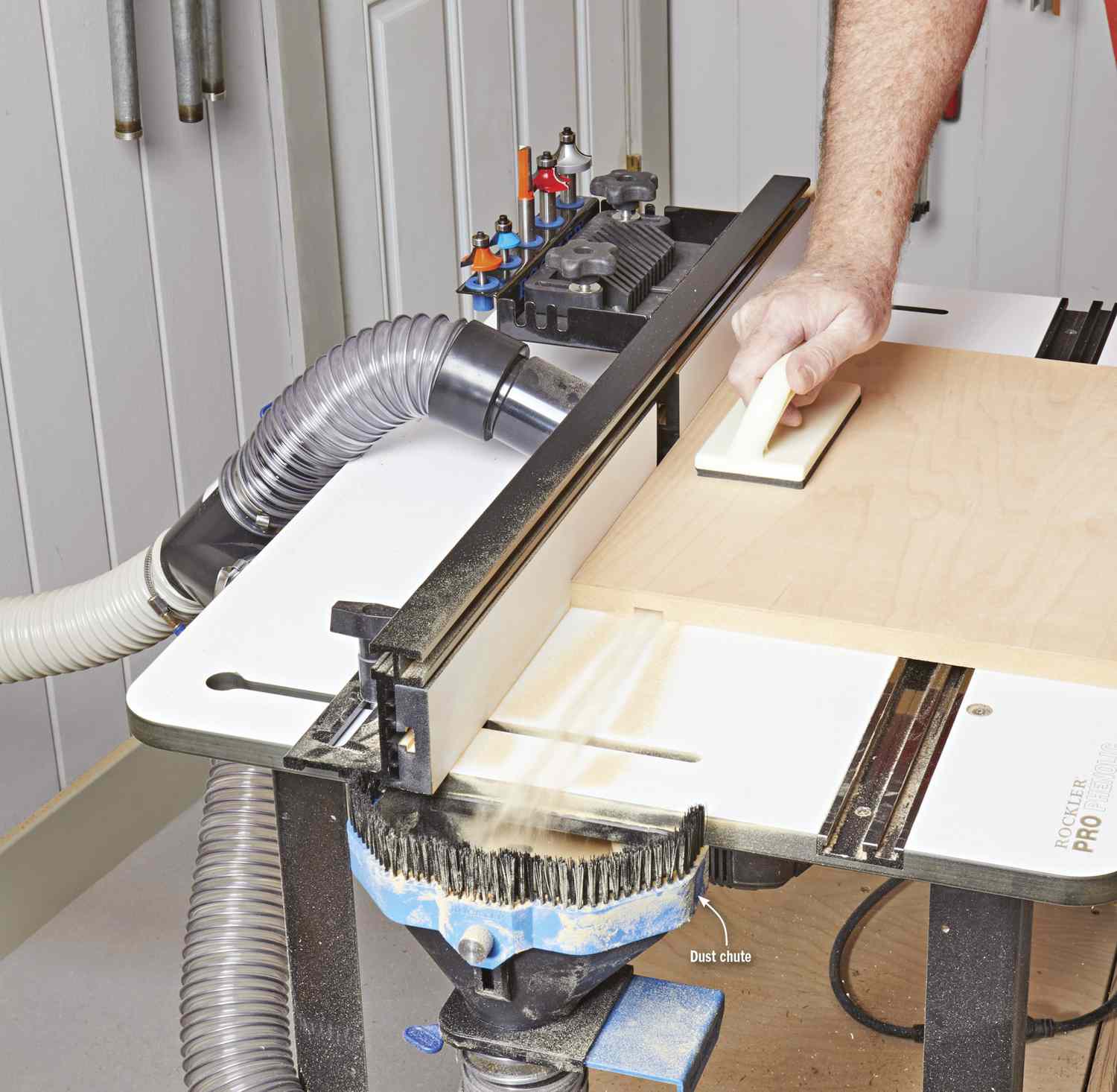 P{photo of router table in use