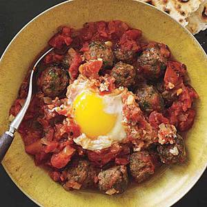 Moroccan-Style Mini Meatballs in Tomato Sauce with Eggs and Flatbread