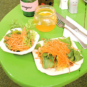 Romaine and Carrot Salad 