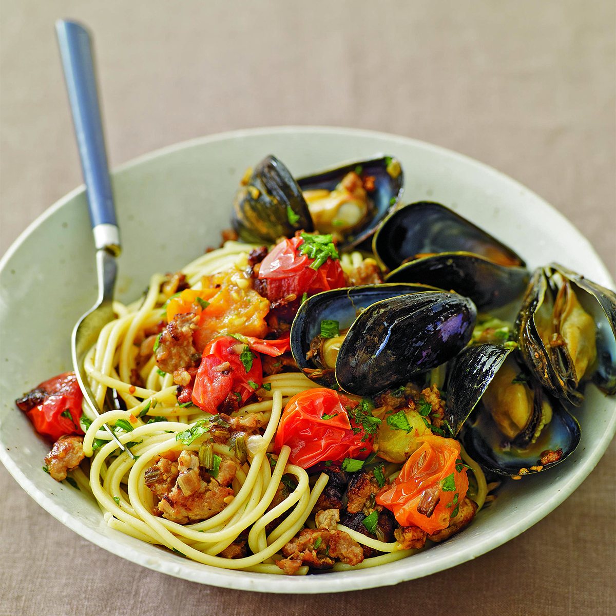 Sausage-and-Mussel Spaghetti 