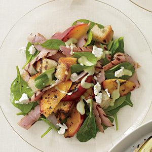 Spinach Salad with Grilled Ham and Peaches 