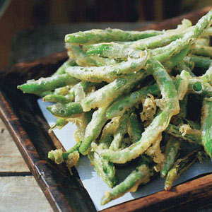 Beer-Battered Green Beans with Tarragon Aioli 