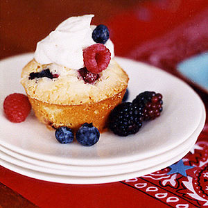 Berry Cakes with Cinnamon Whipped Cream 
