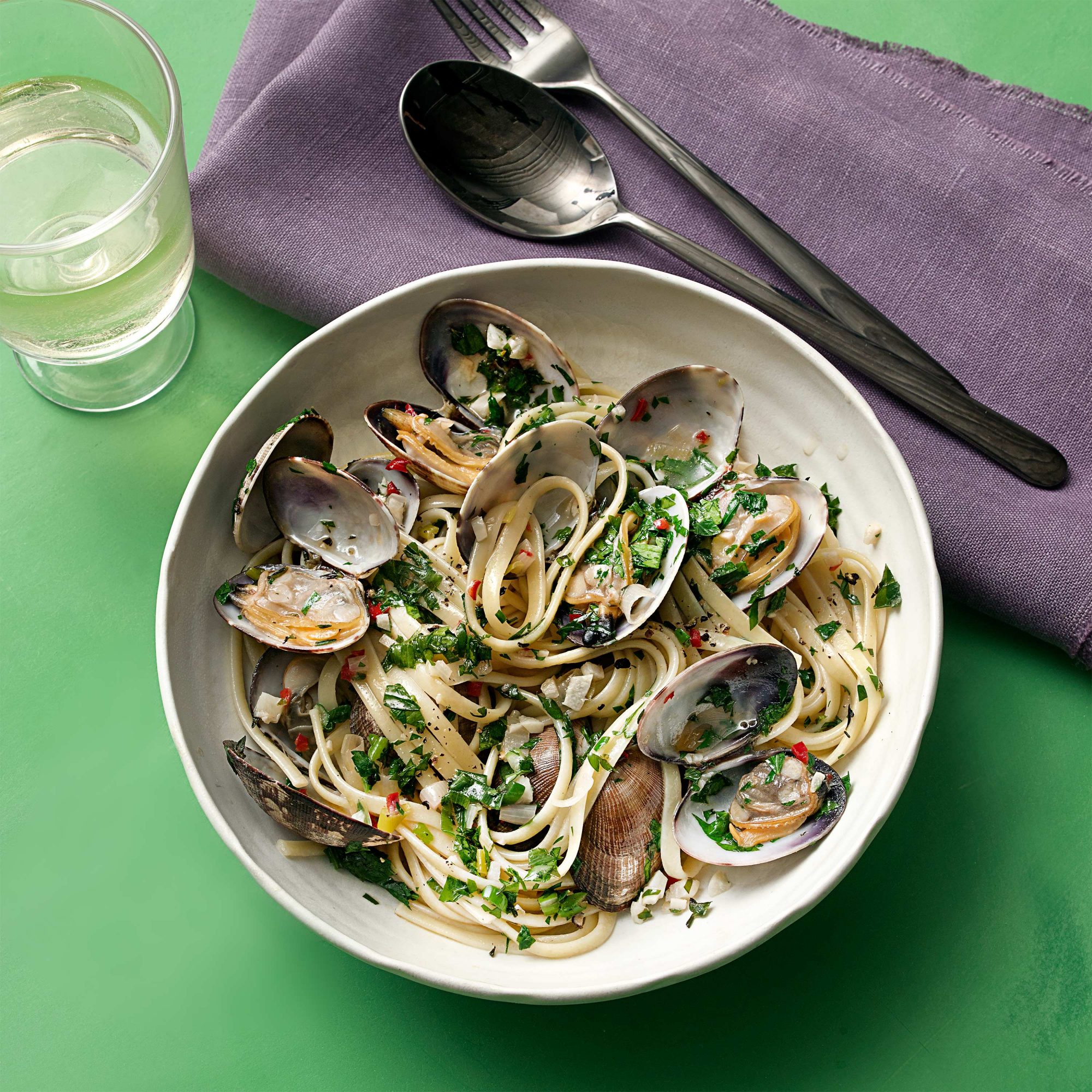 Linguine alle Vongole with Spring Onions 