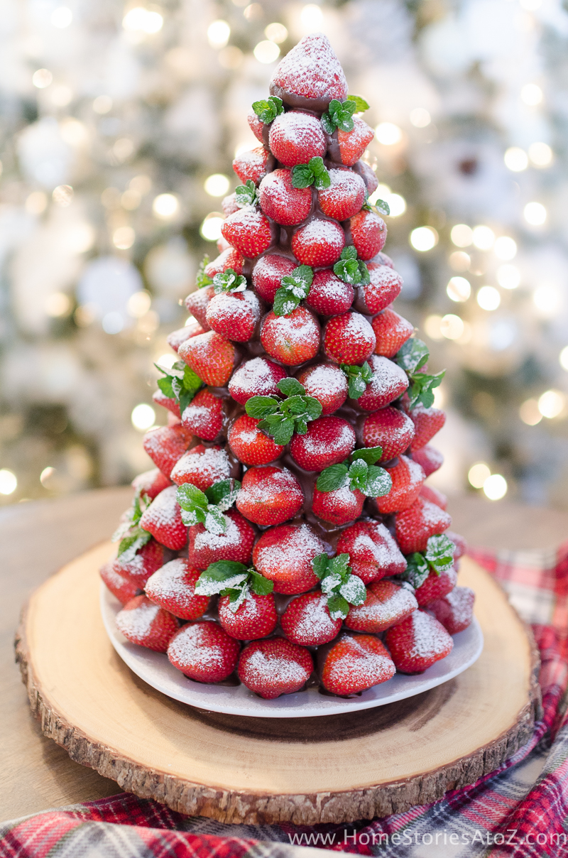 Christmas-Desserts-Chocolate-Covered-Strawberry-Christmas-Tree-13