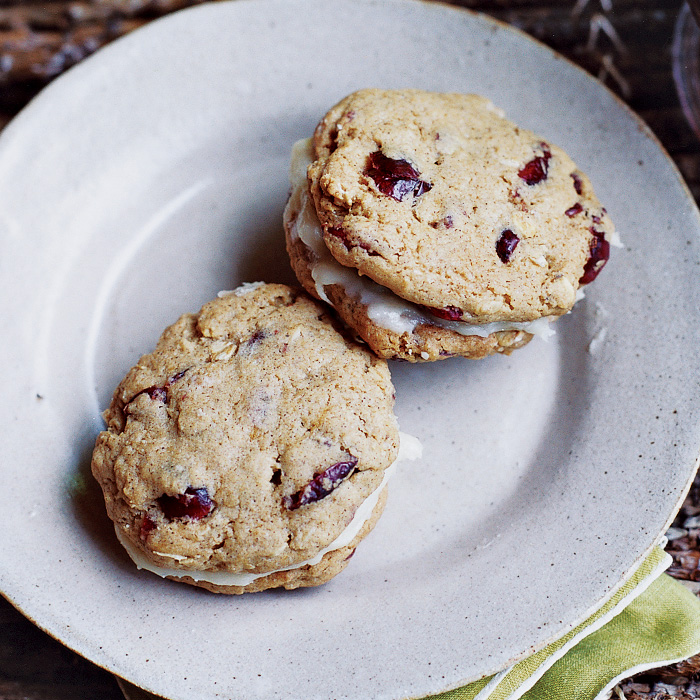 Oatmeal-Cranberry Cookie Sandwiches 