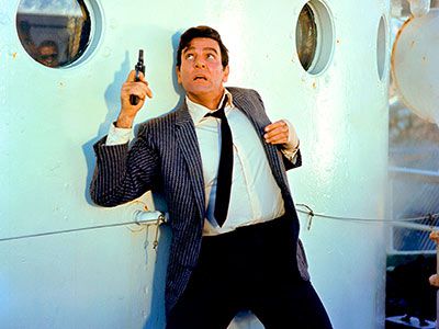 Mannix, Mike Connors