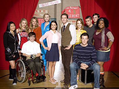 (Wednesday, 9-10pm, Fox, currently airing) Musical television has been a notoriously difficult genre to crack ( Cop Rock or Viva Laughlin , anyone?), but Glee