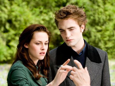 Kristen Stewart, Robert Pattinson, ... | Their alone time interrupted, Twilight 's ''It'' couple looks to solve the mystery of the disembodied hand.