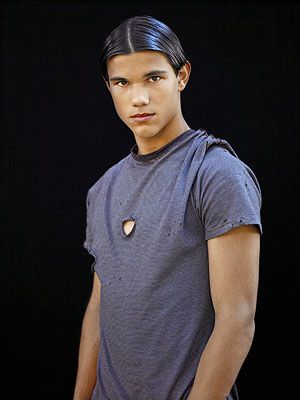 Taylor Lautner, Twilight | Taylor Lautner ( The Adventures of Sharkboy and Lavagirl 3-D ) plays Jacob Black, a member of the Quileute tribe and friend to heroine Bella