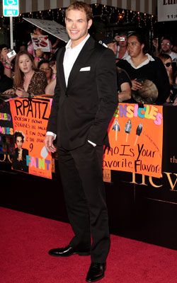 Without a tie, Kellan Lutz's Giorgio Armani suit looks a tad more clumsy than classic at New Moon 's L.A. premiere.