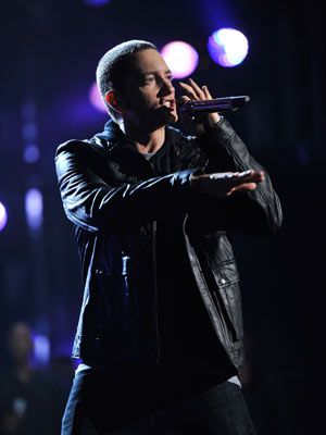 Eminem, BET Awards | B.o.B and Eminem Switcheroos galore! First, B.o.B. did his hit ''Airplanes,'' with Keyshia Cole adding some real grit to the hook that Paramore's Hayley Williams