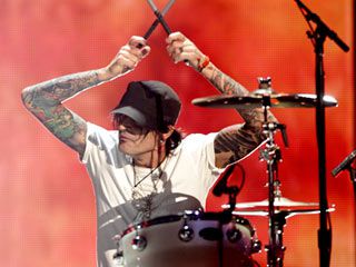 Tommy Lee talks about the new Methods of Mayhem CD and why he played a drum  kit made of boobs 