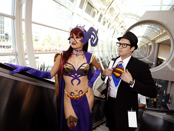 Costumed fans rise to the occasion on Comic-Con Preview Night