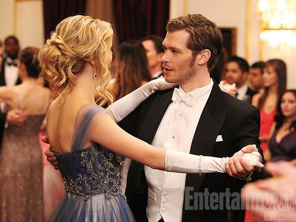 The Vampire Diaries | Plec knows what you're thinking: ''Is that Caroline as Klaus's waltz partner? Where's Tyler?''