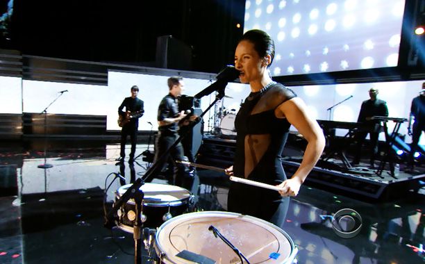 Grammy Awards 2013 | Move over, Little Drummer Boy. As Alicia Keys and Jack White's backing drummer proved, hot lady percussionists are ready to party.