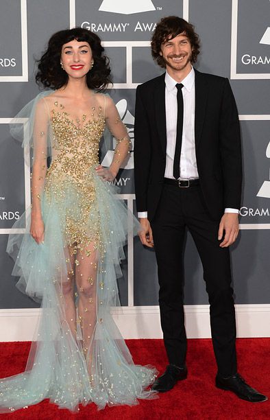 Grammy Awards 2013 | Gotye got it right, but Kimbra needs to file the stylist who picked out this wacky gown under ''Somebody That I Used to Know.'' Kimbra: