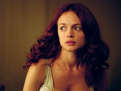 Heather Graham, From Hell | Is Graham's strangely robust Whitechapel prostitute supposed to be cockney? Irish? Dick van Dyke-ese? Whatever she's going for, it ain't good. &mdash; Hillary Busis