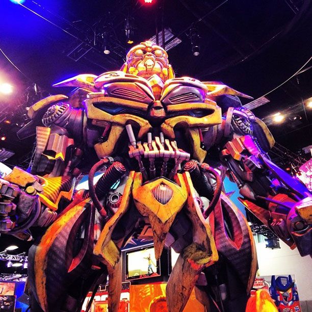 Transformers' Bumblebee stands tall over the Con