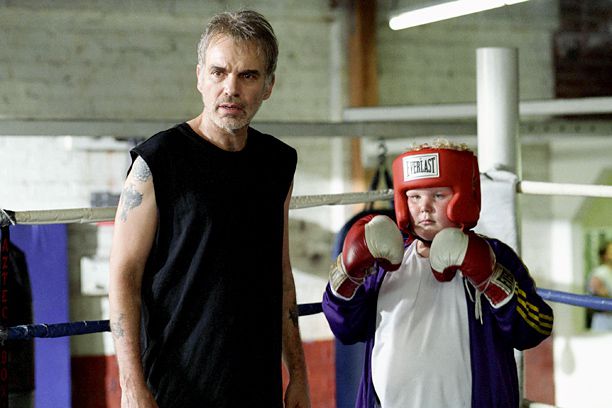 Kid: Thurman (Brett Kelly) Coot: Willie (Billy Bob Thornton) Some relationships are forged over bruises and lies. Such is the bond between professional crook/Santa impersonator