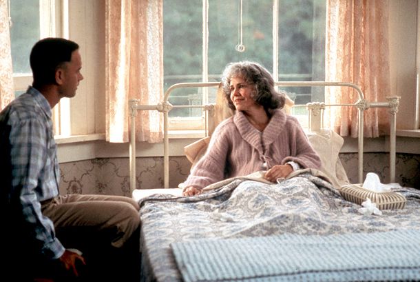 Relationship: Son and mama Played by: Tom Hanks and Sally Field Age gap: 10 years Crunching the numbers: Field certainly passed as the wisdom-dropping mother