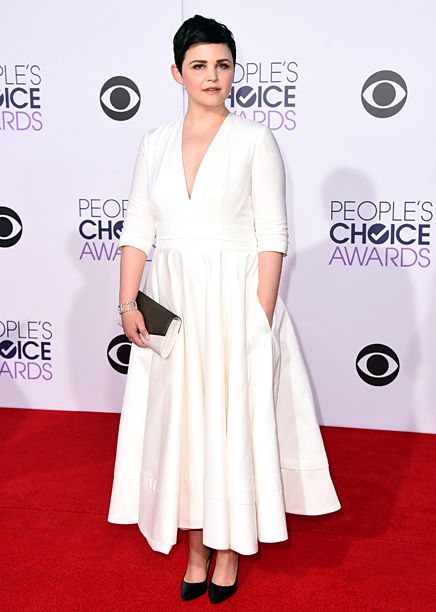 People's Choice Awards | Though the Once Upon a Time costar is known for classic, slightly sultry looks on the red carpet, the new mama looks decidedly frumpy in