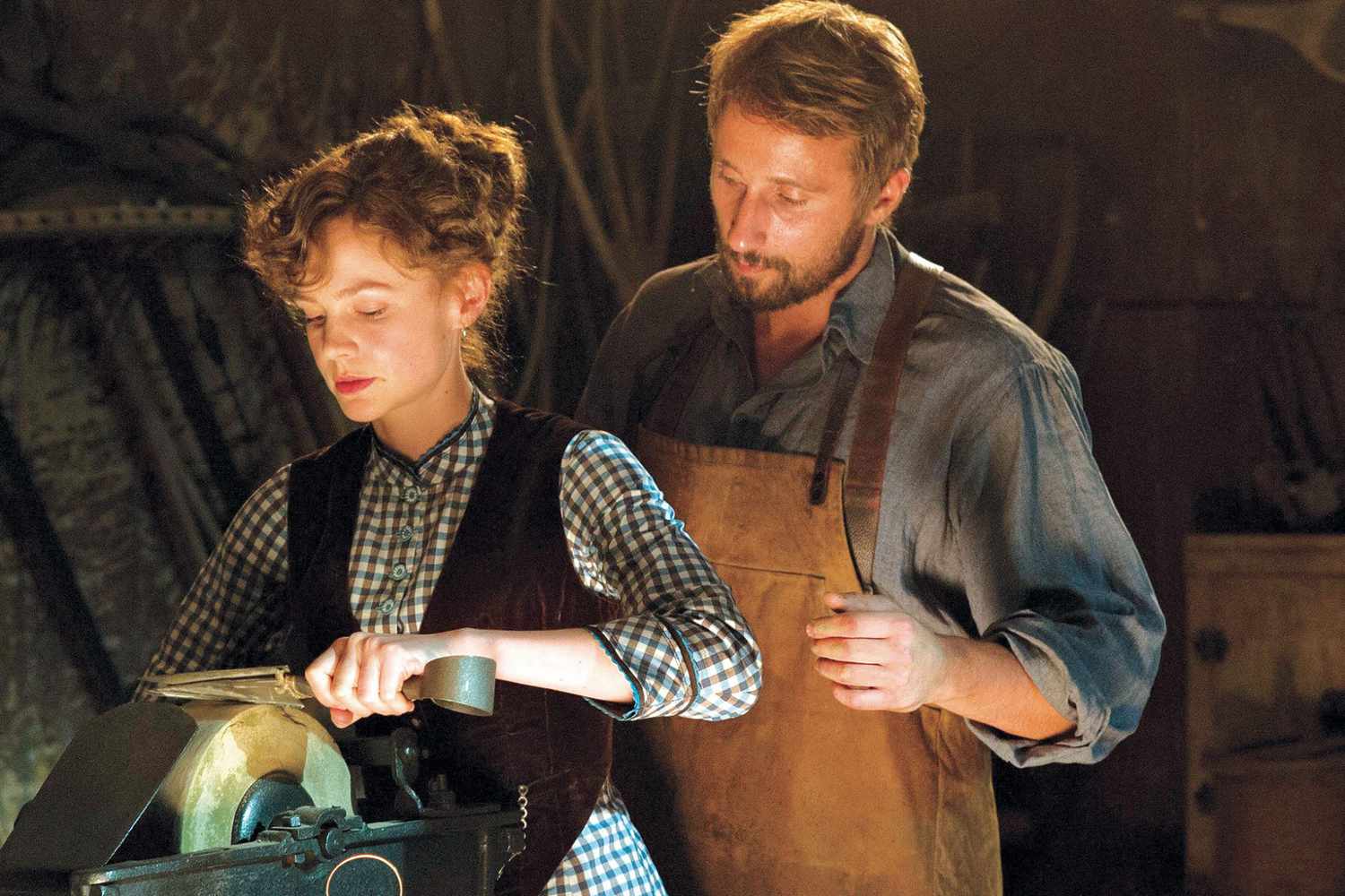 Matthias Schoenaerts and Carey Mulligan in Far From the Madding Crowd