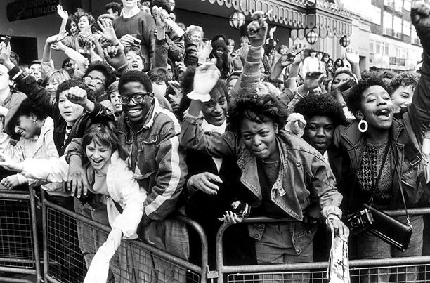 Fans of Michael Jackson gathering in 1985