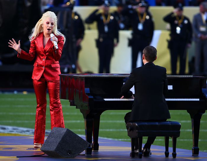 Super Bowl 50: Lady Gaga sings national anthem 