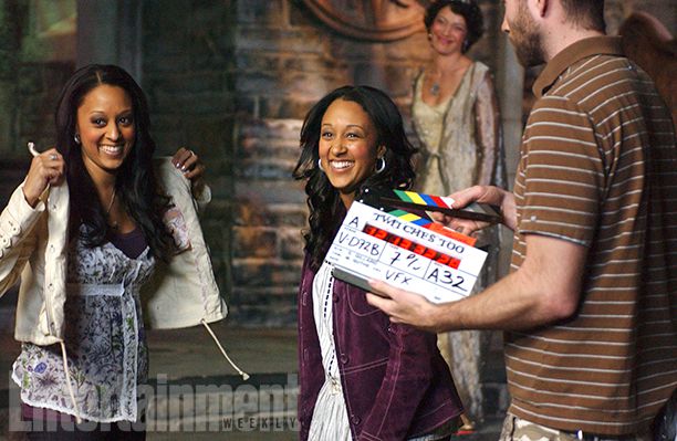 Tia Mowry, Tamera Mowry, and Kristen Wilson Filming Twitches Too (2007)
