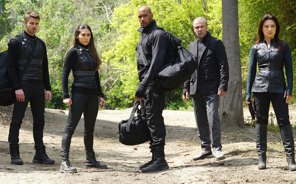 Agents of SHIELD to play hot potato of death in finale | EW.com