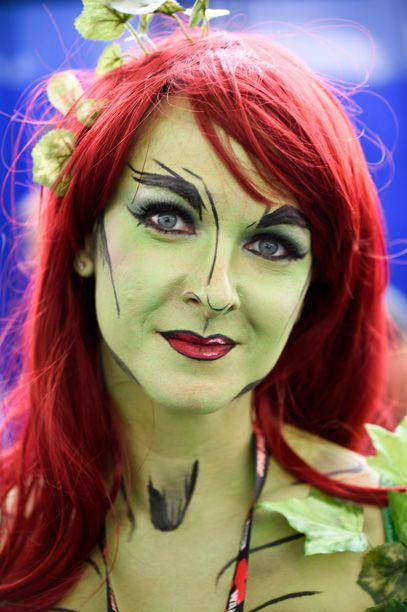 A Poison Ivy Cosplayer