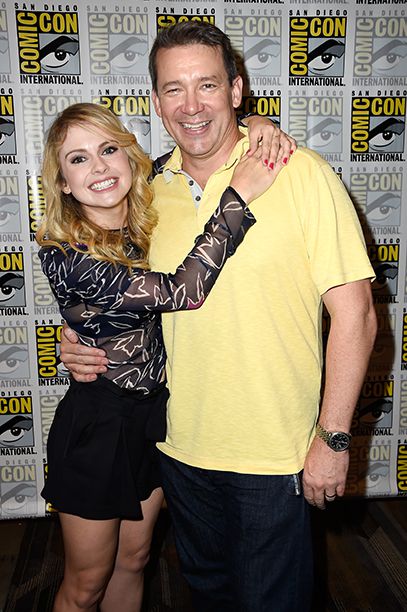 Rose McIver and Rob Thomas at The 100 Press Line