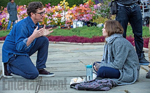 Director Tate Taylor on set with Emily Blunt