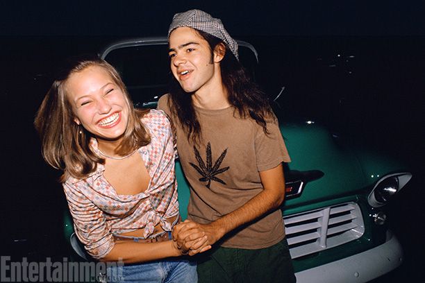Dazed And Confused | Joey Lauren Adams and Rory Cochrane share a dance on set.