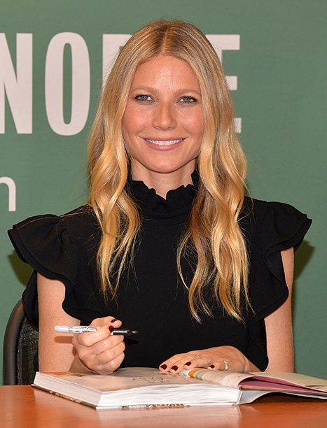 Gwyneth Paltrow Promoting It's All Easy at Barnes & Noble in New York City on April 12, 2016