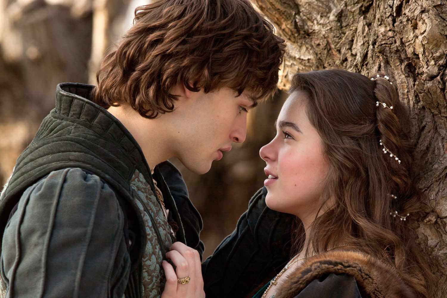Romeo and Juliet (2013)Douglas Booth and Hailee Steinfeld