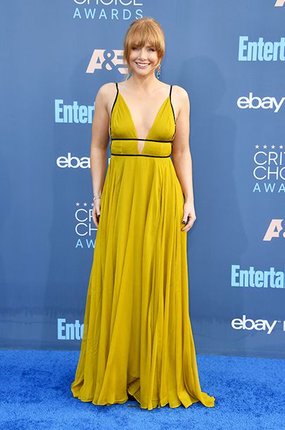 GALLERY: Critics Choice Awards 2016 Red Carpet: GettyImages-629176830.jpg - Bryce Dallas Howard