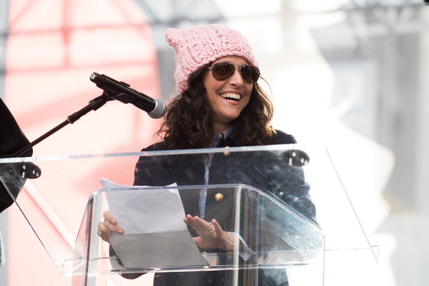 Julia Louis-Dreyfus at&nbsp;the Women's March in Los Angeles