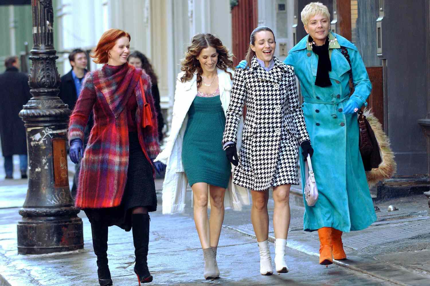 Cynthia Nixon, Sarah Jessica Parker, Kristin Davis, and Kim Cattrall Filming Sex and the City on February 2, 2004