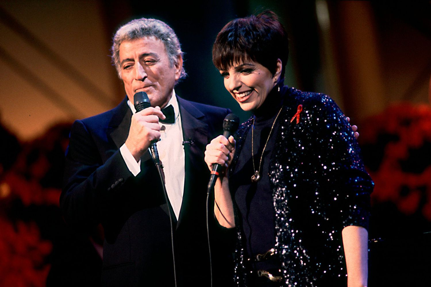 Liza Minnelli with Tony Bennett filming The Oprah Winfrey Show in Chicago on Dec. 12, 1992