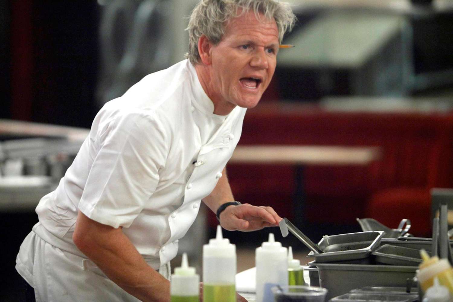 News Without Politics, Celebrity chef Gordon Ramsey to the rescue, best food news unbiased