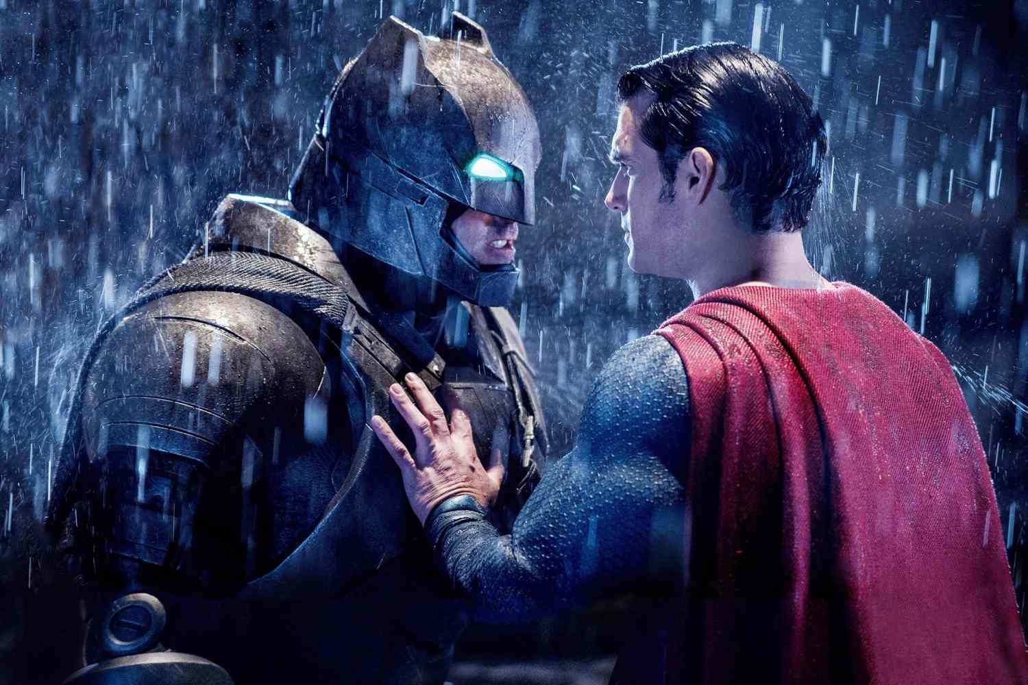 BATMAN V SUPERMAN: DAWN OF JUSTICE, from left: Ben Affleck as Batman, Henry Cavill as Superman,