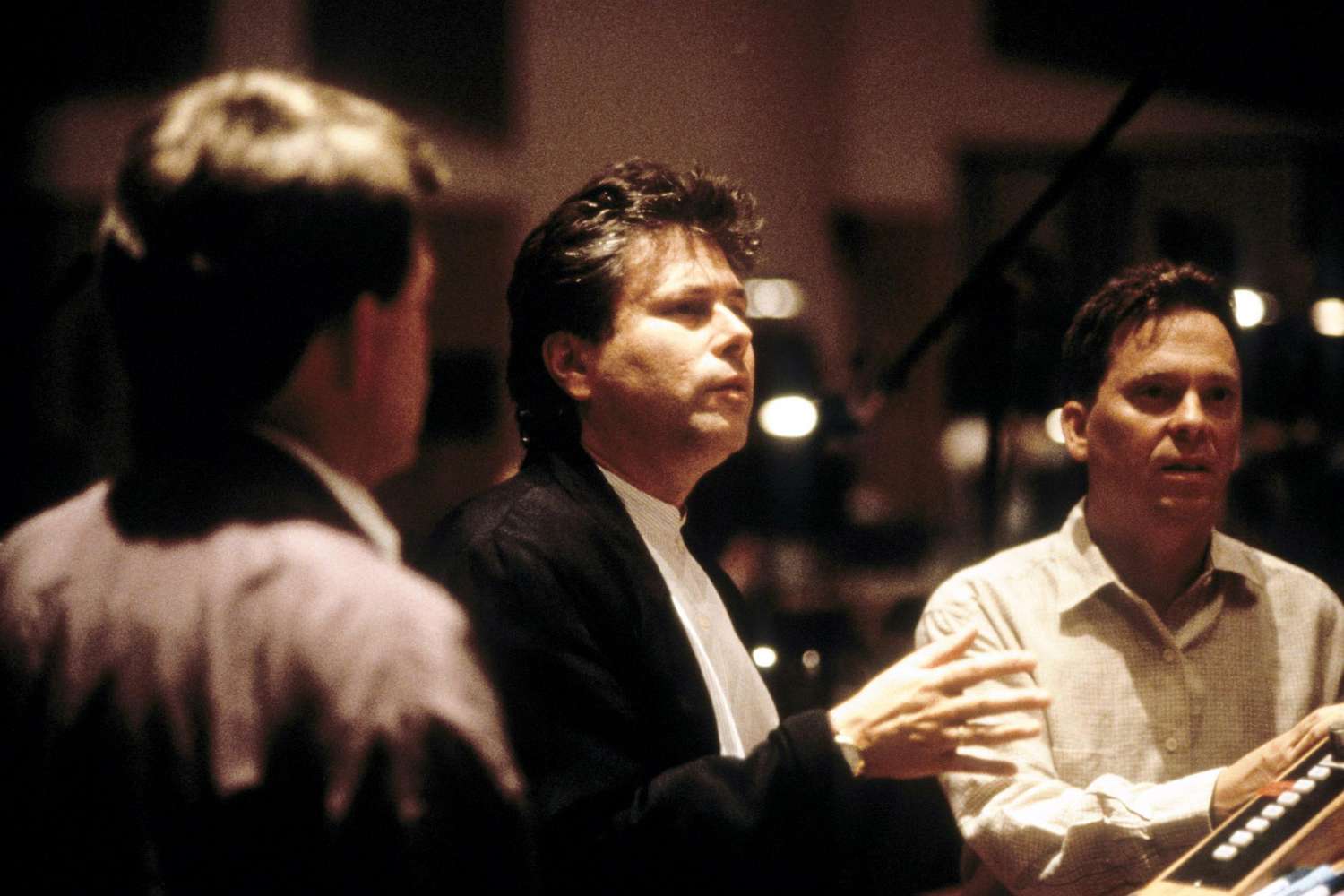 POCAHONTAS, composer Alan Menken (center) at recording session, 1995. (c)Buena Vista Pictures/courte