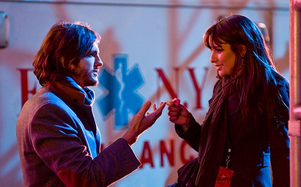 GALLERY: Holiday Rom-Coms: NEW YEAR'S EVE (2011) ASHTON KUTCHER as Randy and LEA MICHELE as Elise