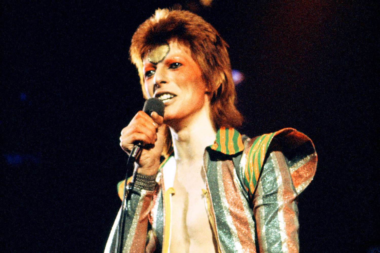 David Bowie's Space Oddity 50th anniversary video | EW.com