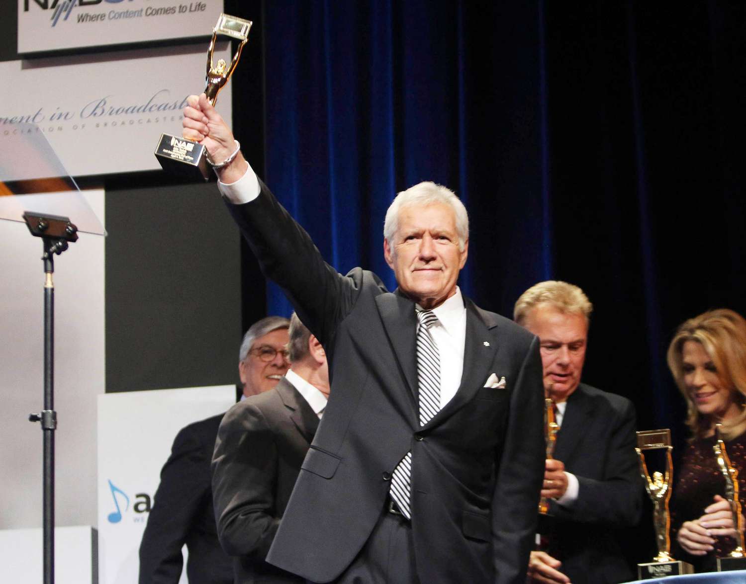 Alex Trebek being inducted into the NAB Broadcasting Hall of Fame in 2018