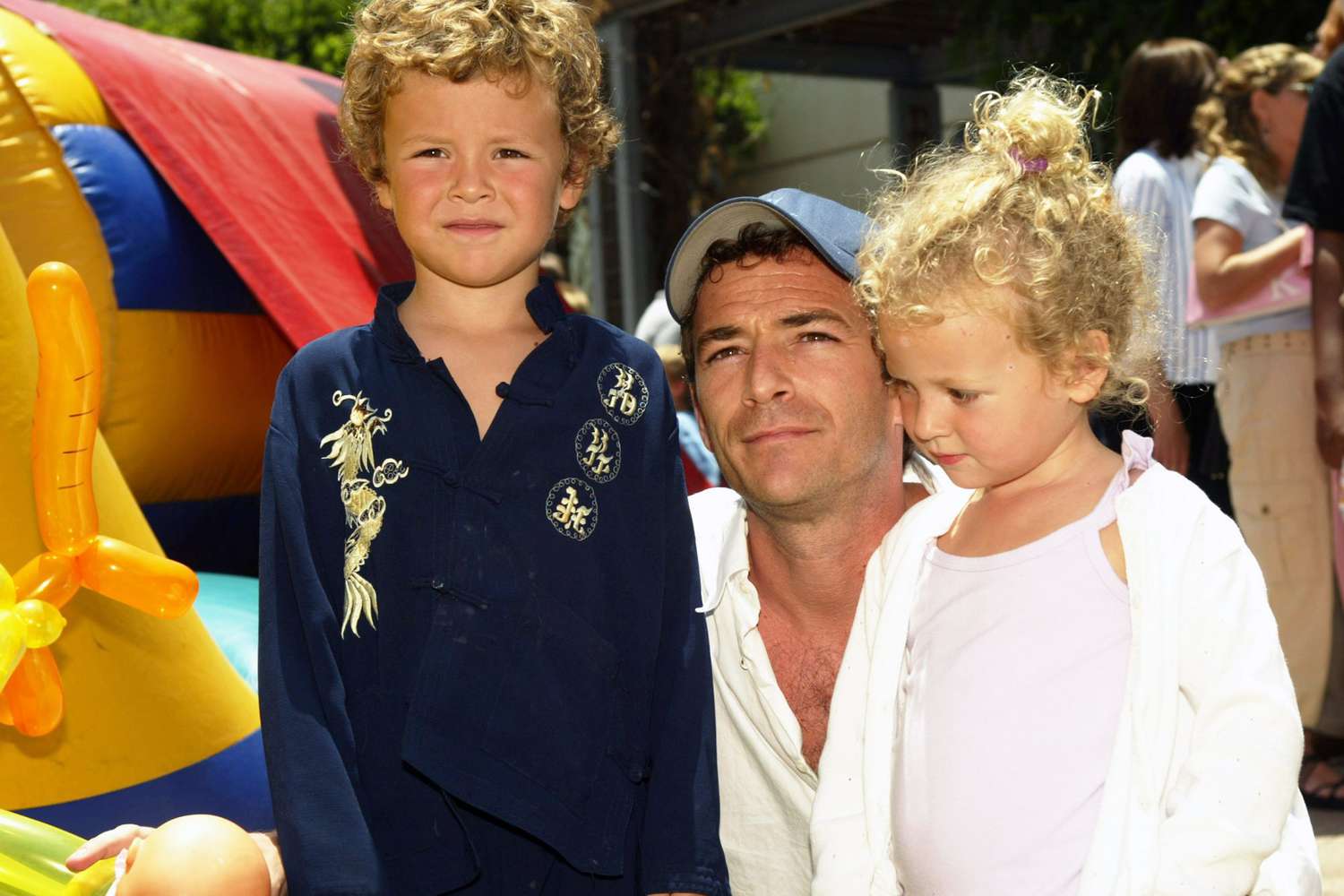 Luke Perry with son Jack and daughter Sophie in Los Angeles in 2004