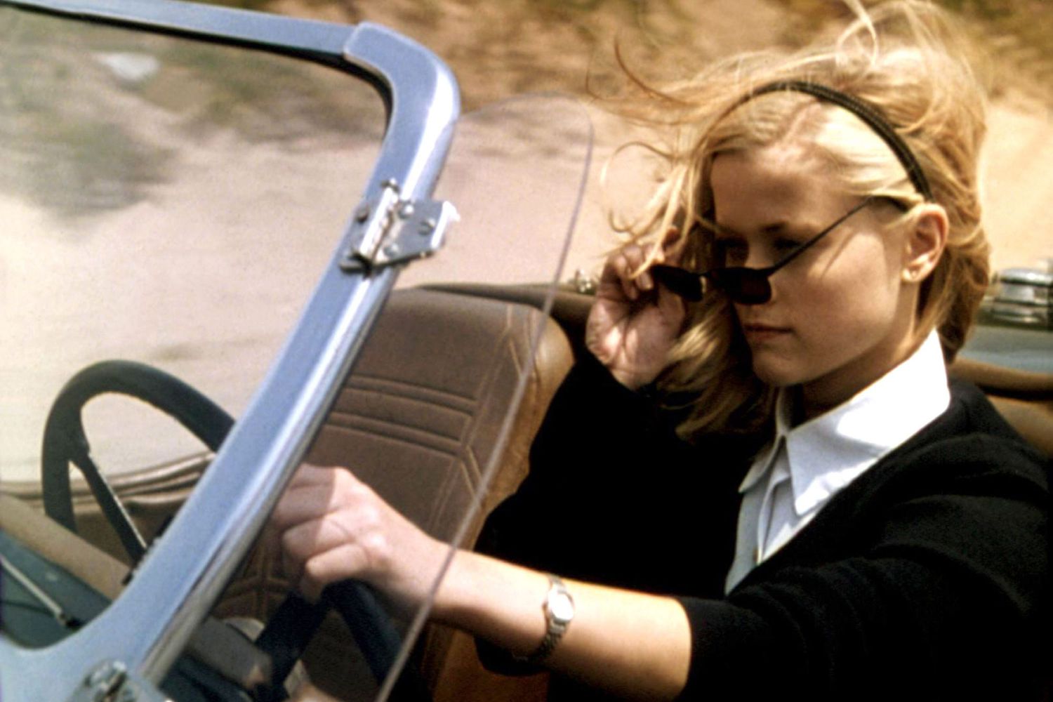 CRUEL INTENTIONS, Reese Witherspoon driving, 1999