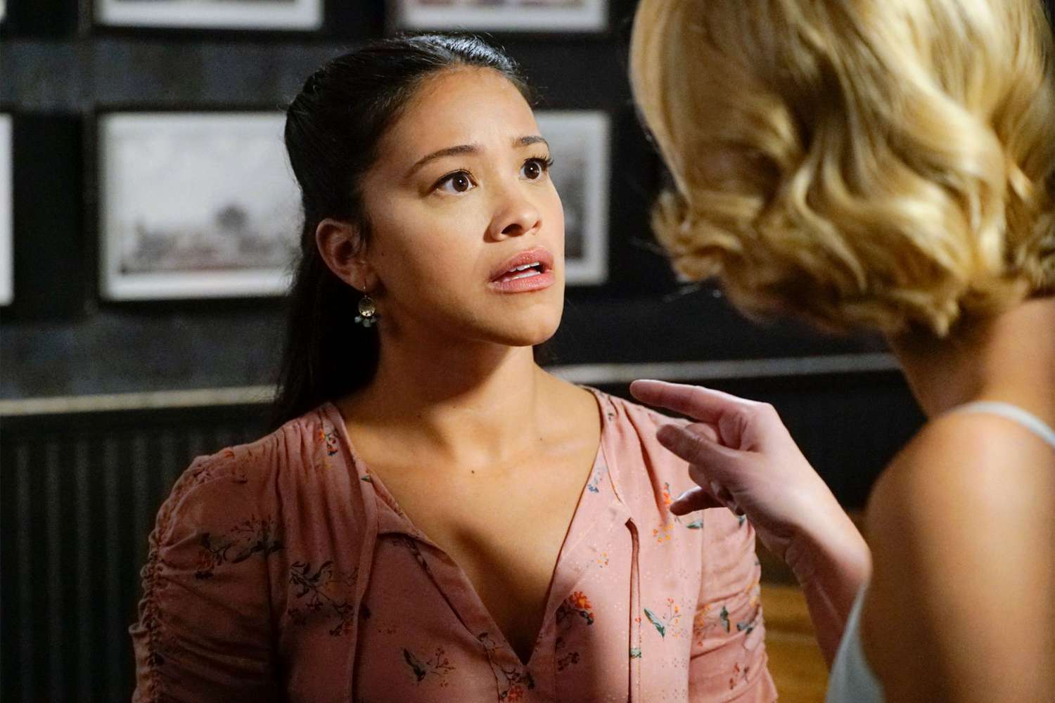 Jane The Virgin -- "Chapter Eighty-Seven" -- Image Number: JAV506a_0121.jpg -- Pictured (L-R): Gina Rodriguez as Jane and Yael Grobglas as Petra -- Photo: Kelsey S. McNeal/The CW -- &Atilde;&Acirc;&copy; 2019 The CW Network, LLC All Rights Reserved.